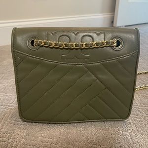 Tory Burch Green Leather Crossbody Handbag with Gold Chain
